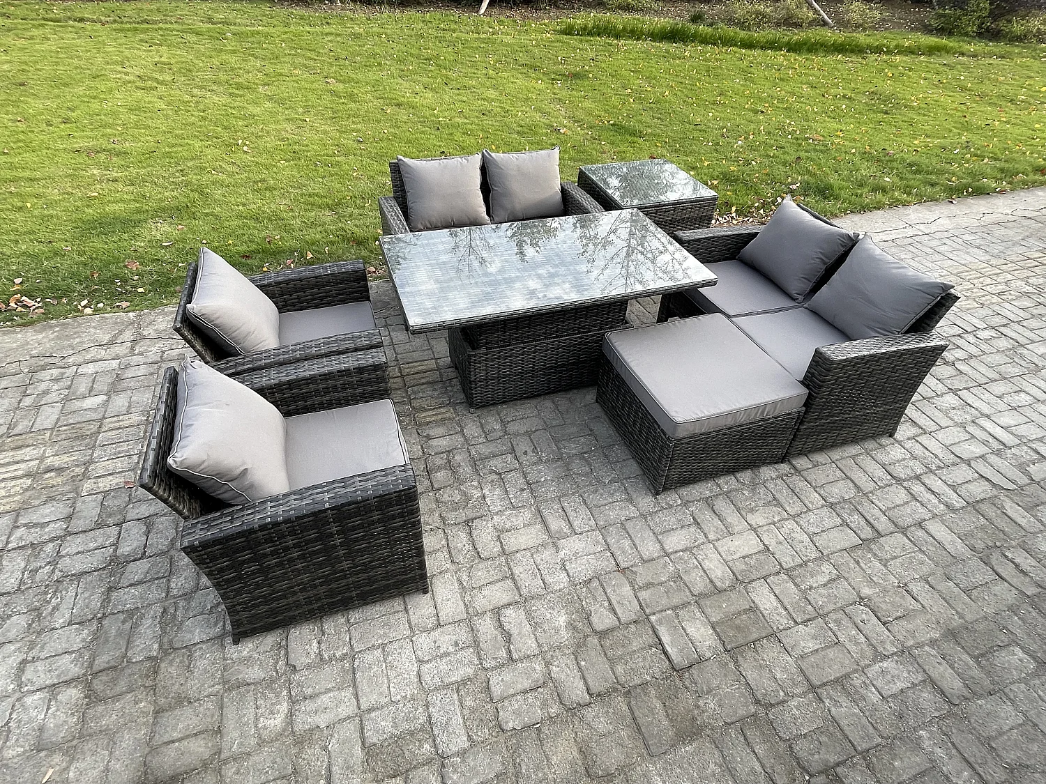 Rattan Gartenmöbel Set im Balkon 7-Sitzer Einstellbare Höhe Esstisch Sofa Set mit Doppelsitz-Sofa Beistelltische Großer Fußhocker Dunkelgrau Gemischt