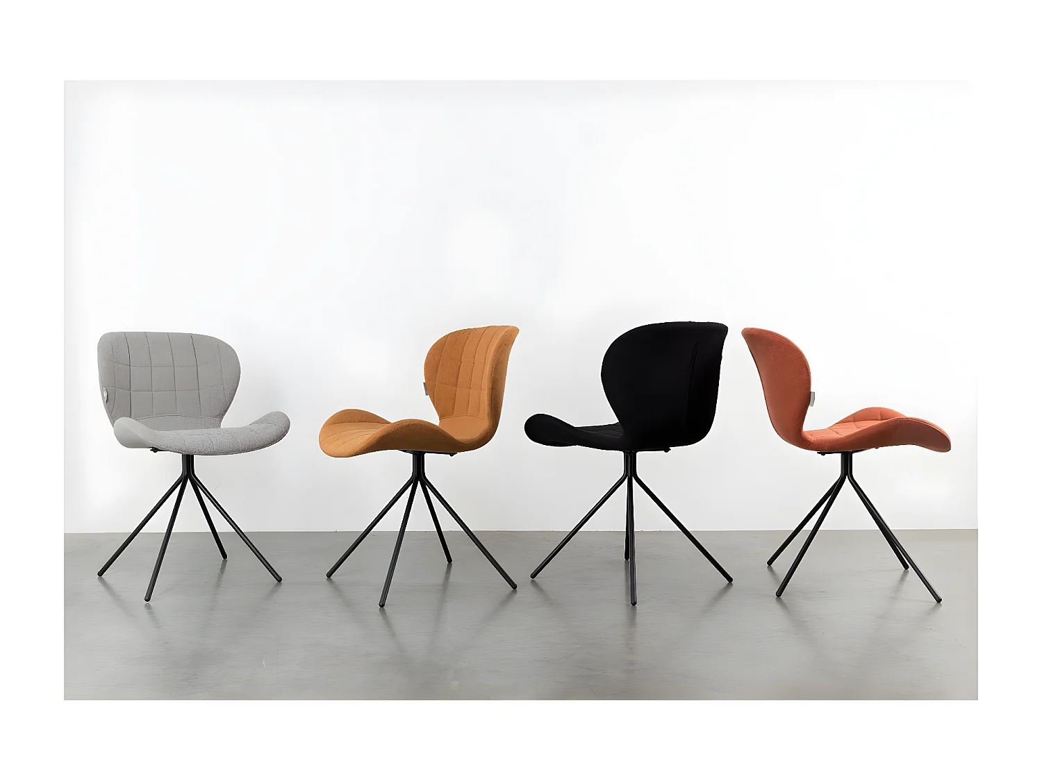 OMG - Chaise design en tissu lainé camel