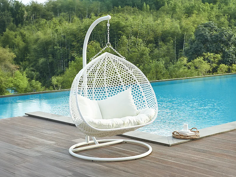 Cadeirão suspenso 2 lugares em resina entrançada - Branco e almofada bege - VAHINA de MYLIA