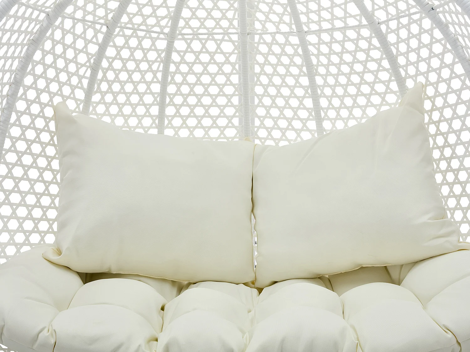 Fauteuil suspendu 2 places en résine tressée - Blanc et coussin beige - VAHINA de MYLIA