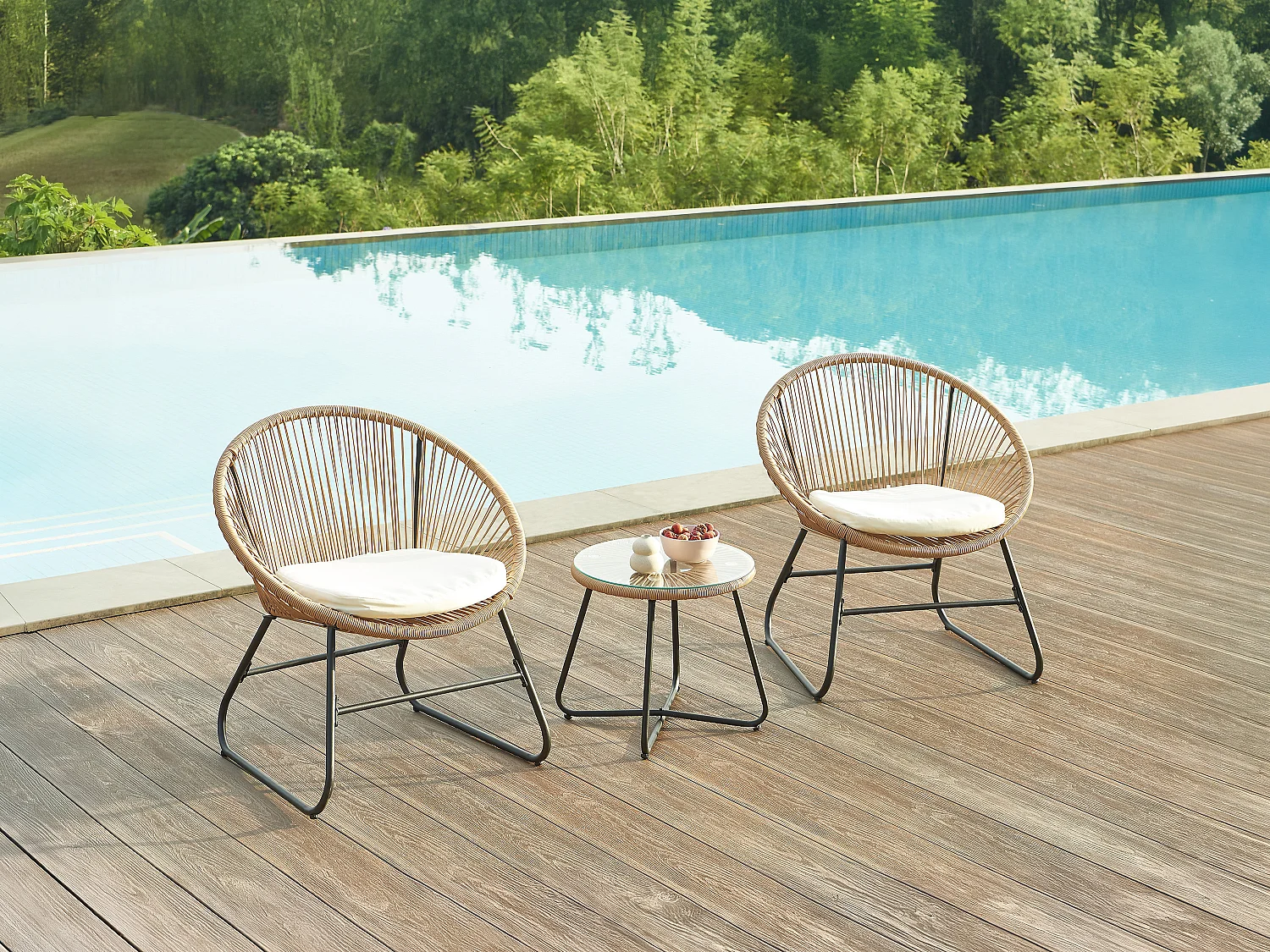 Salon de jardin en résine tressée : 2 fauteuils et une table basse - Naturel clair - PISALE de MYLIA