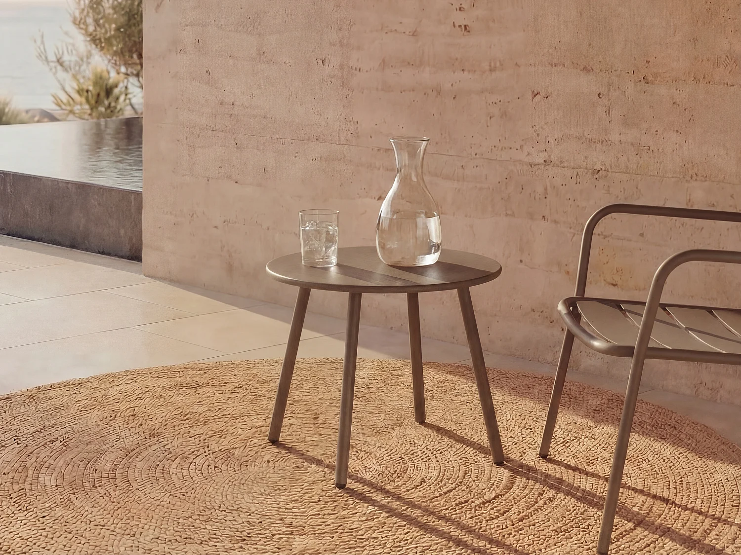 Rond bijzettuintafeltje van metaal - Taupegrijs - MIRMANDE van MYLIA