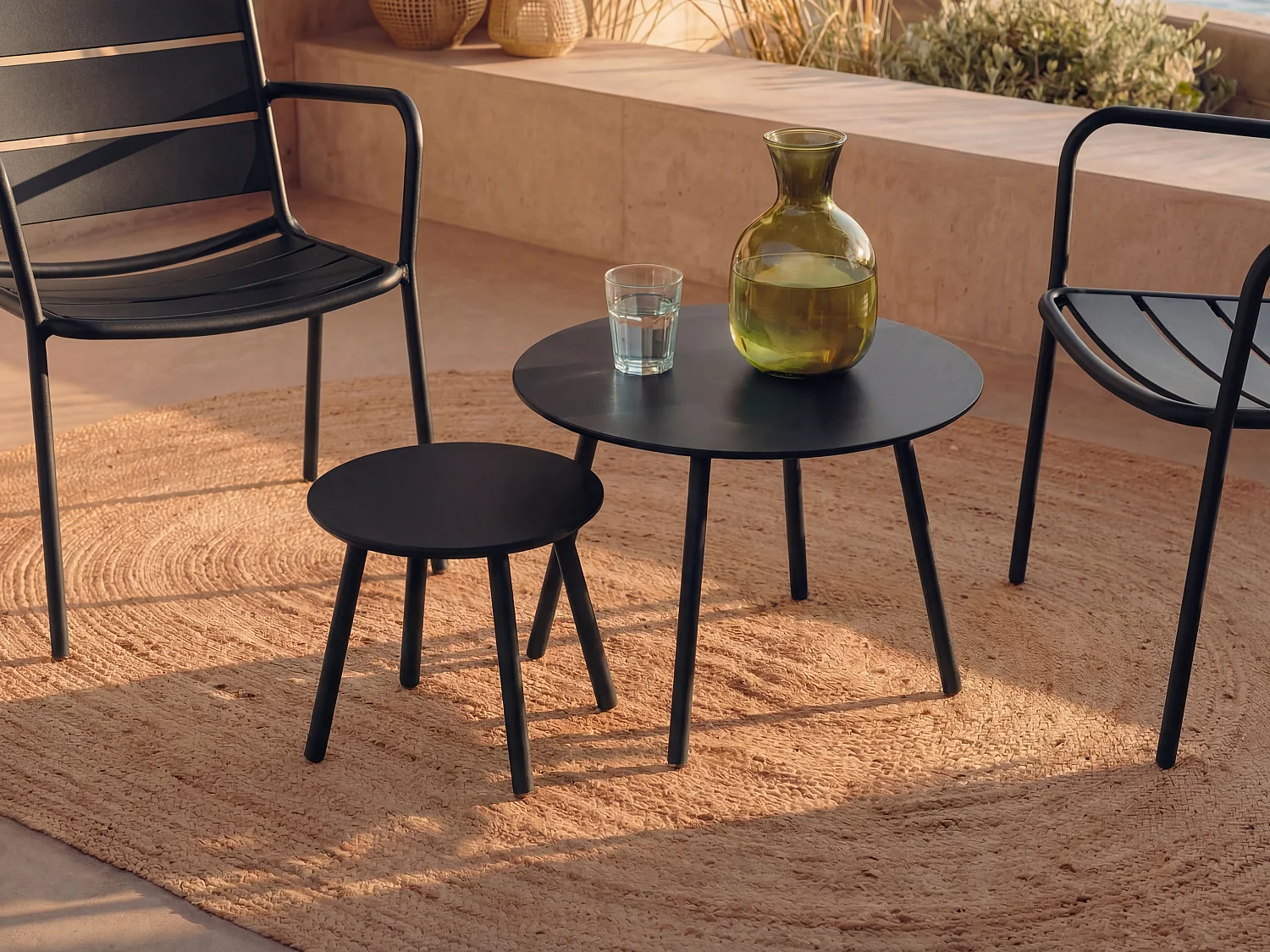 Stoliki wysuwane ogrodowe z metalu - Czarny - MIRMANDE marki MYLIA