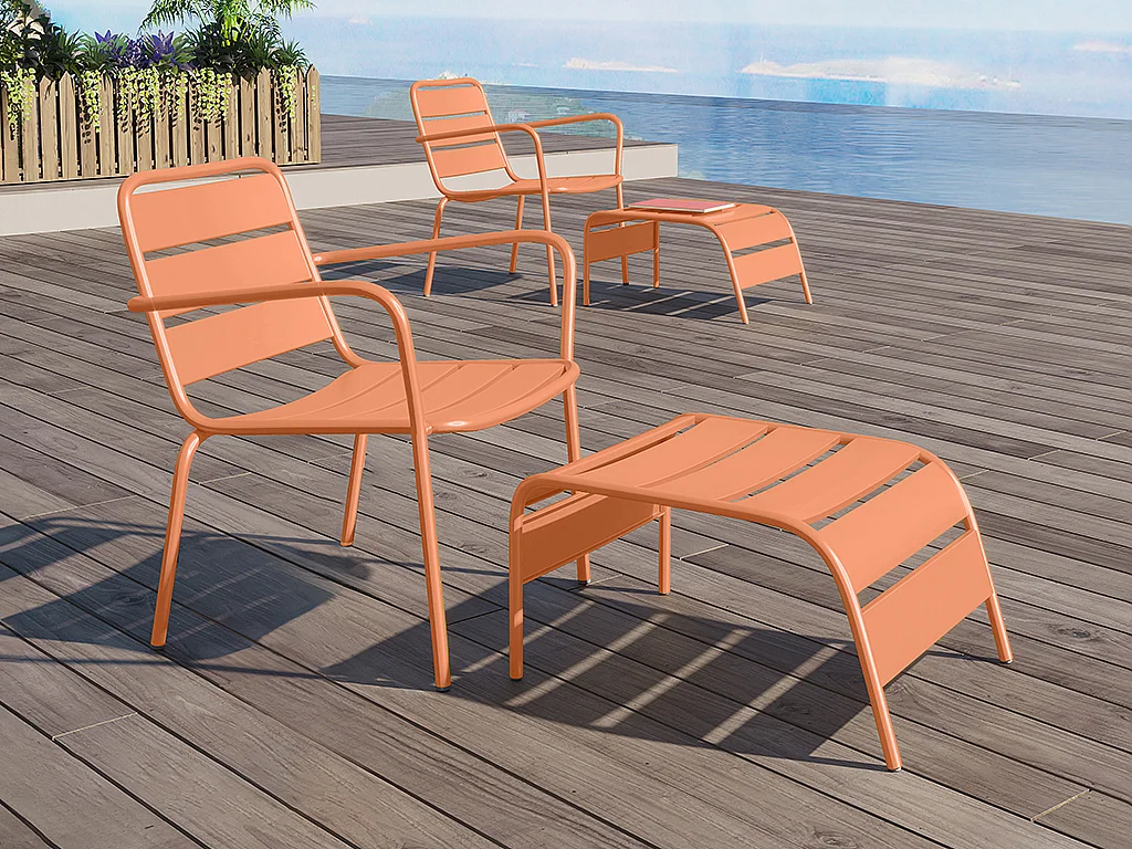 Fotpall i metall - Ljusorange - MIRMANDE från MYLIA