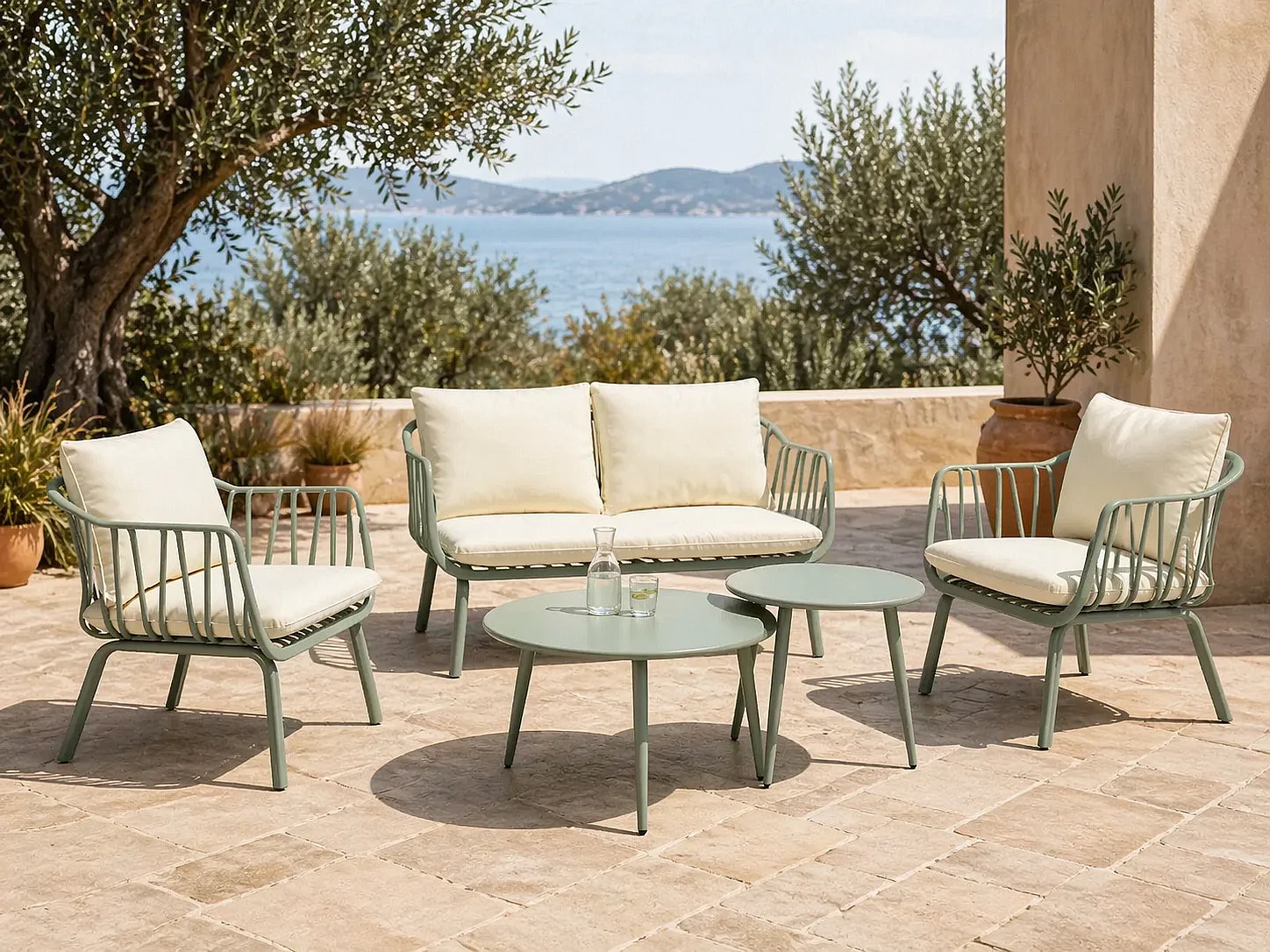 Salon de jardin en polypropylène et métal : un canapé 2 places, 2 fauteuils et 2 tables basses - Vert amande - LOYNA de MYLIA