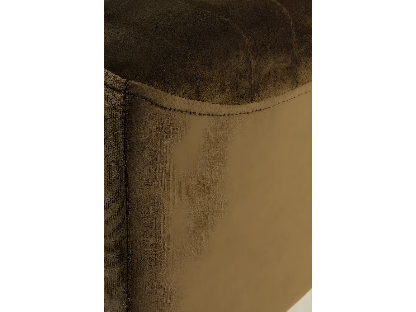 Banqueta tapizada con tejido aterciopelado marron con patas doradas