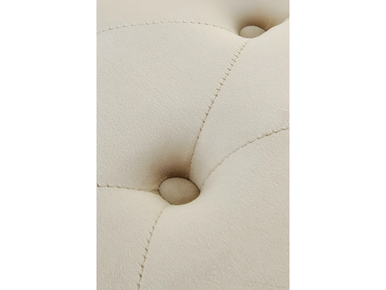 Sgabello imbottito in velluto beige con gambe in legno