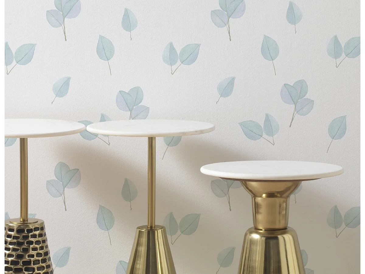 Table d'appoint avec piètement en métal doré et plateau en marbre blanc