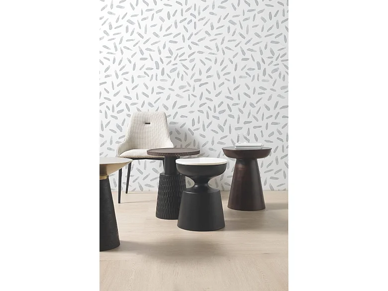 Table d'appoint en bois couleur noyer