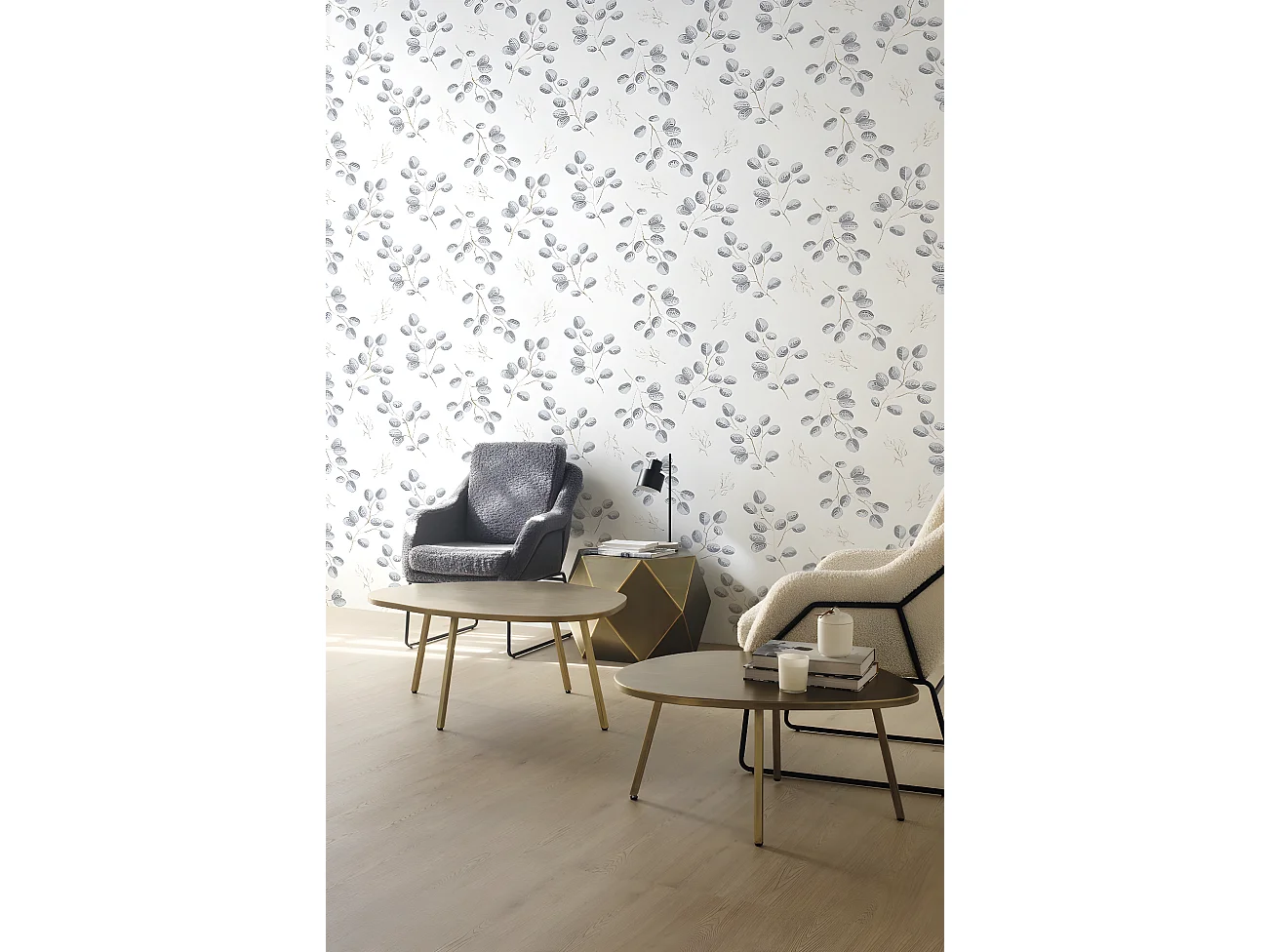 Beistelltisch aus goldfarbenem Metall