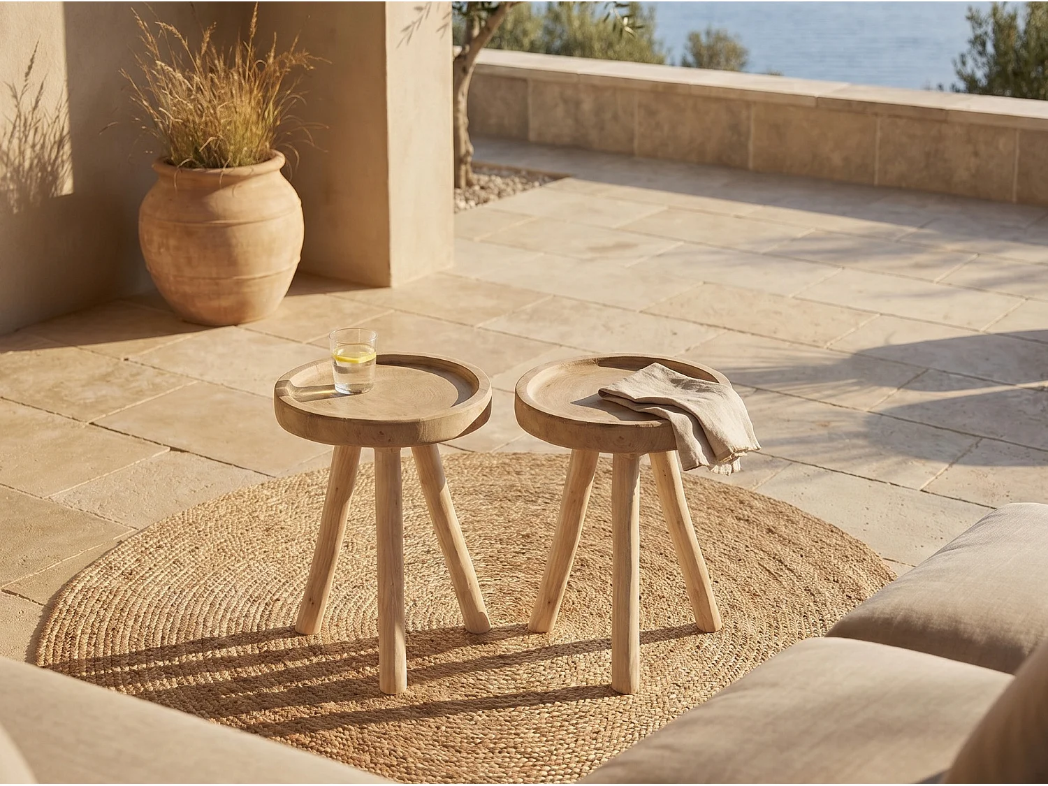 Lot de 2 tables d'appoint de jardin en teck D.30 cm - Naturel clair - TULUM de MYLIA