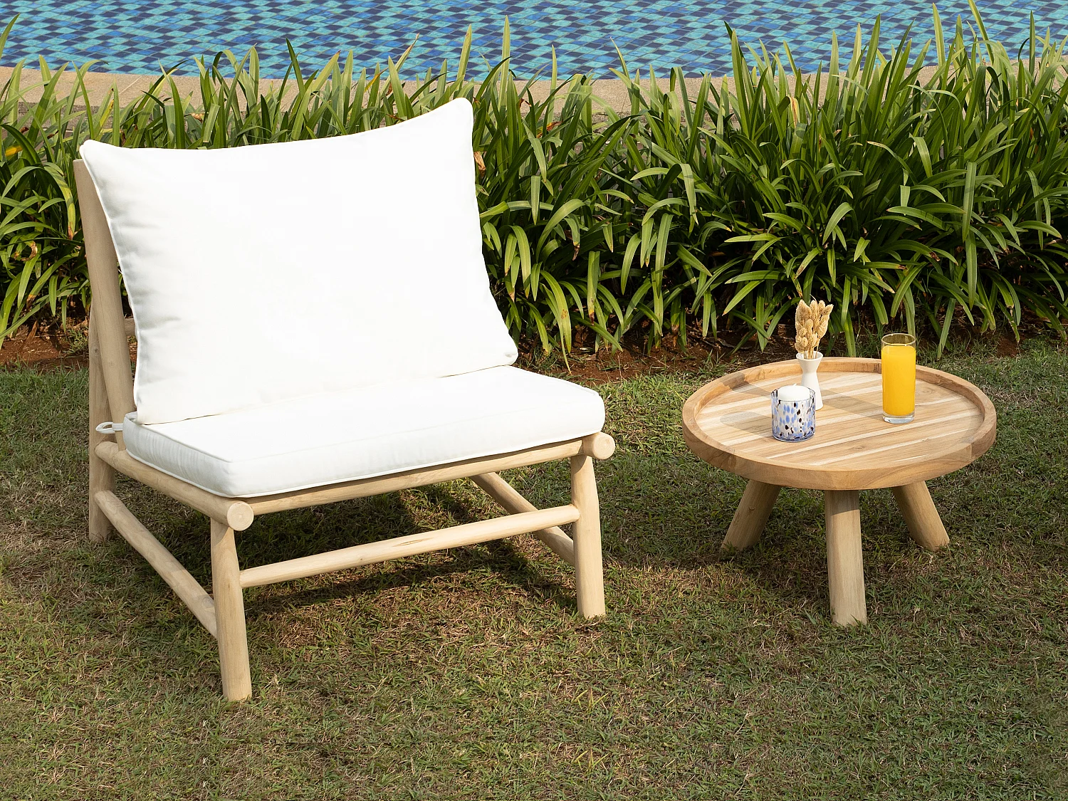 Table basse de jardin ronde en teck D.55 cm- Naturel clair - TULUM de MYLIA