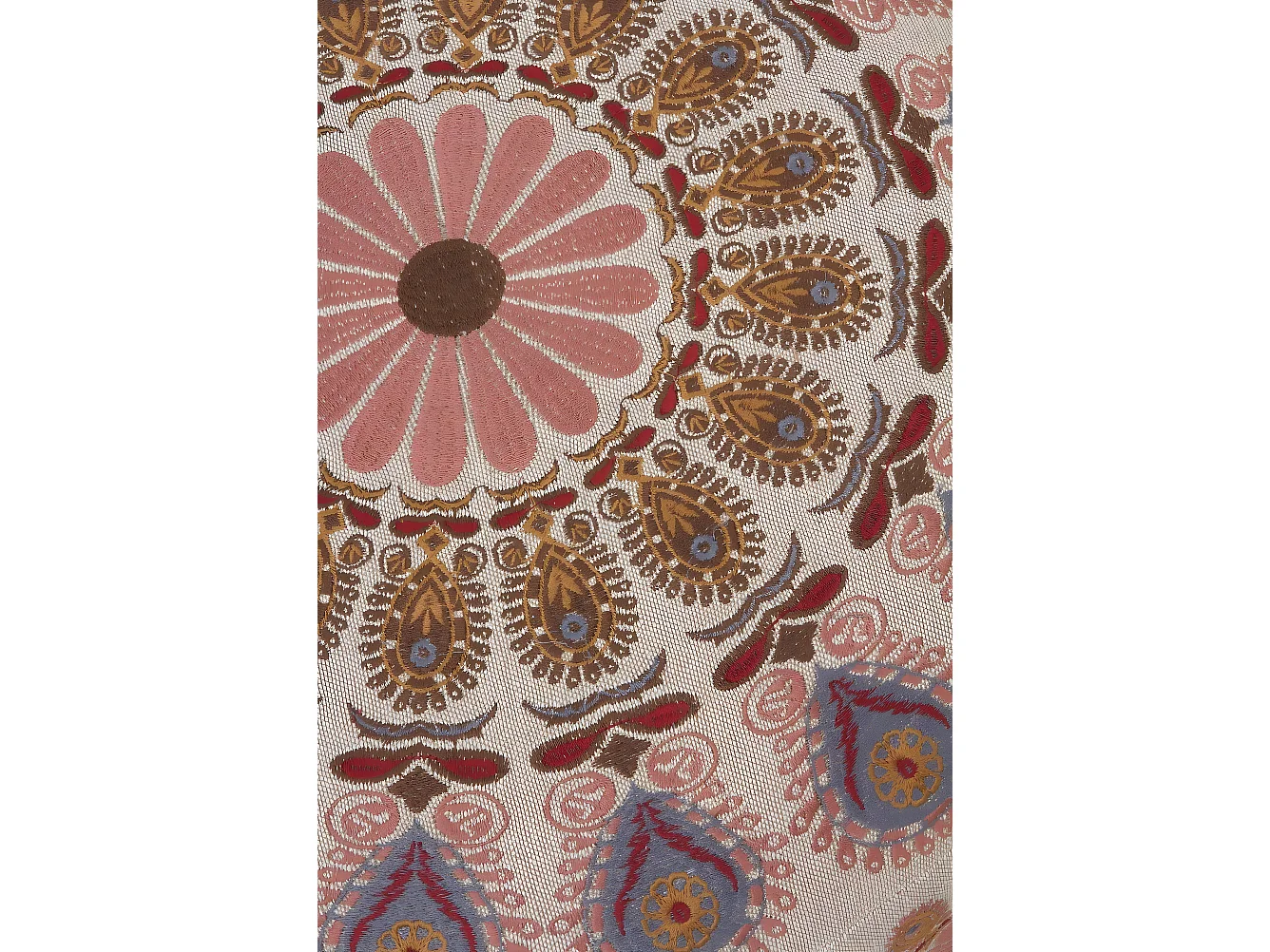 Gepolsterter Sitzpuff mit leinenfarbenen Holzbeinen