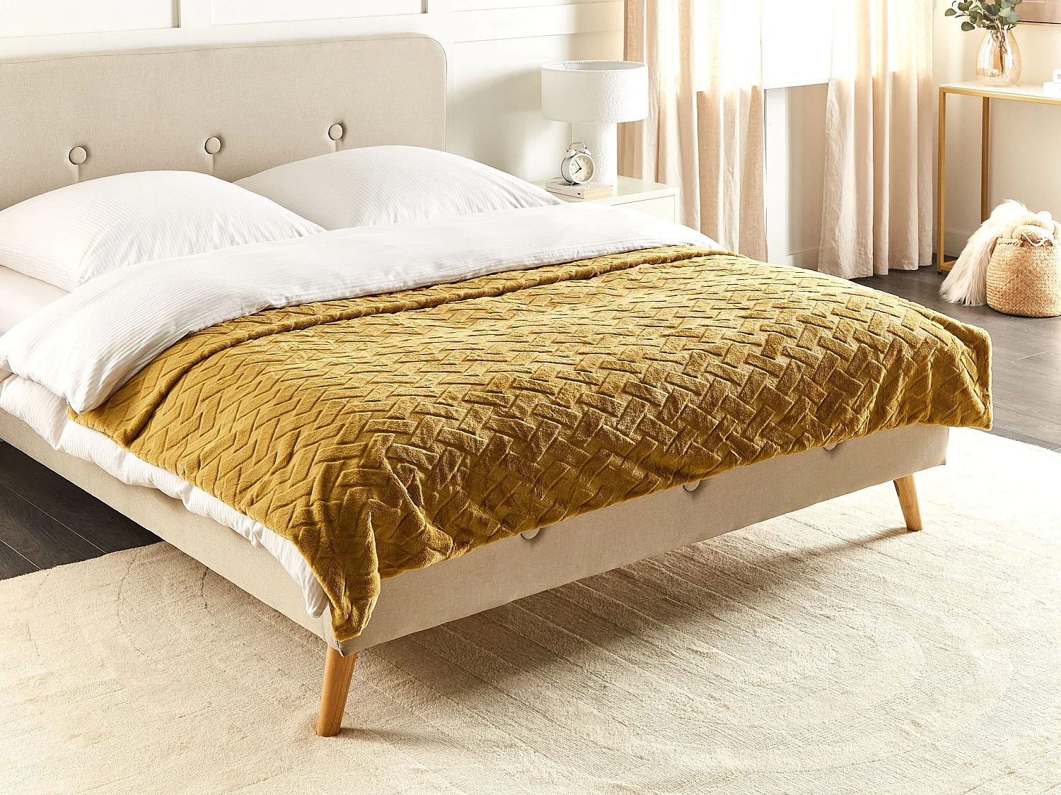 Couvre-lits SITAPUR Fourrure synthétique 200 x 220 cm Moutarde