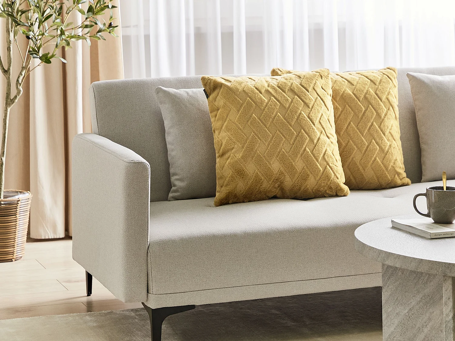 Lot de 2 coussins décoratifs SITAPUR Fourrure synthétique 45 x 45 cm Moutarde Unicolore