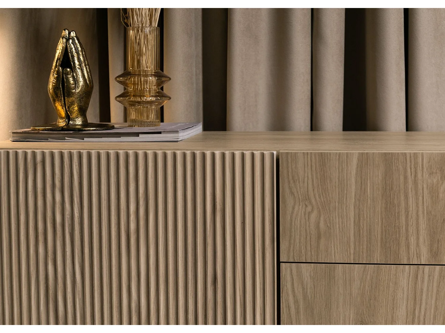 Buffet 3 tiroirs - 140 cm - avec 3 tiroirs - aspect chêne - NOLIE
