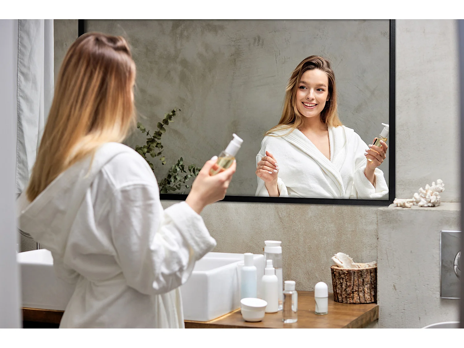 Espejo de baño grande Glamour con marco negro 100x70 cm