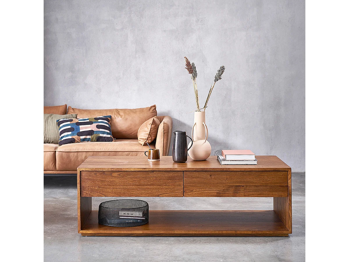 Tavolino in legno massello di mindi con finitura in noce