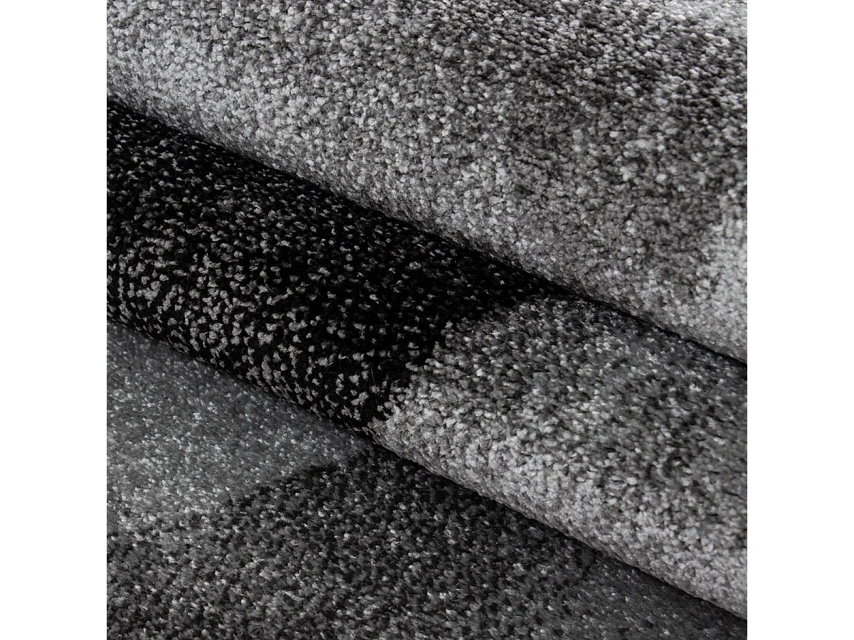 tapis entrée 80x150 tissé noir rectangle motif géométrique KARLAK