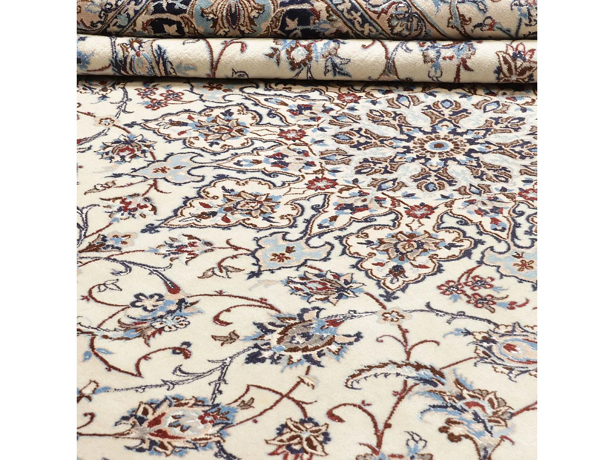 Authentique tapis d'Orient 167x212 noué main en laine et soie marron et beige NAIN