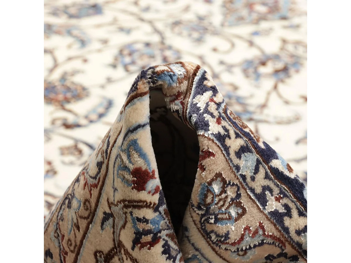 Authentique tapis d'Orient 167x212 noué main en laine et soie marron et beige NAIN