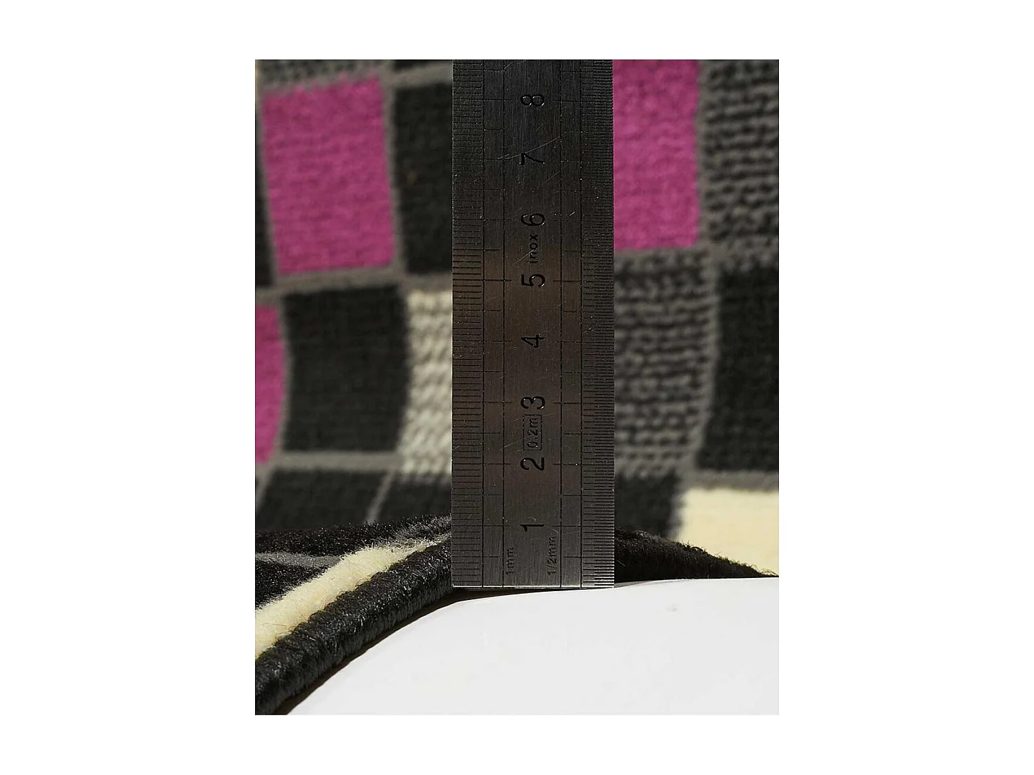 tapis chambre 80x150 tissé fuchsia rectangle motif géométrique LYN1 PIXELY