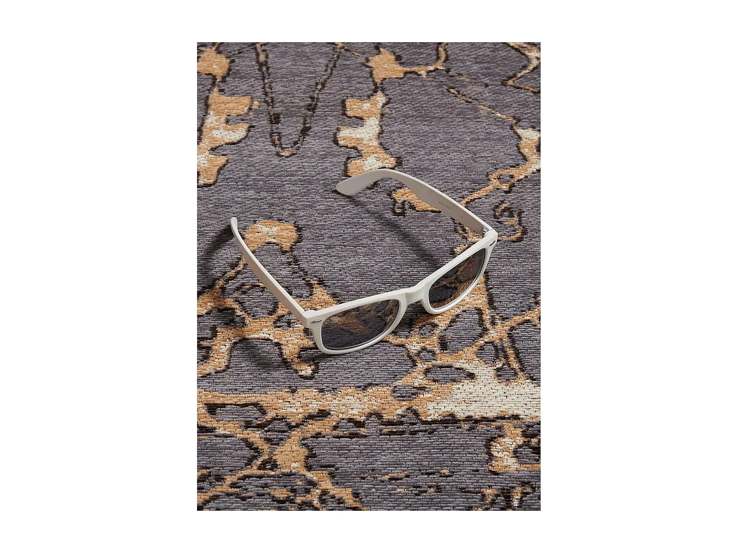 Tapis kilim 200x290 rectangle fait main gris motif abstrait DESTURAL