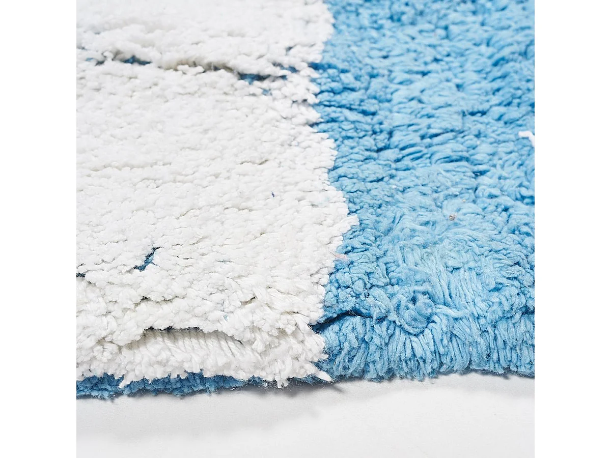 Tapis enfant 124x167 fait main en coton bleu et blanc DRAPA