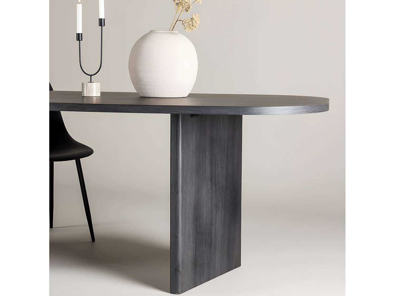 Grönvik Esstisch oval 100x220 cm schwarz.