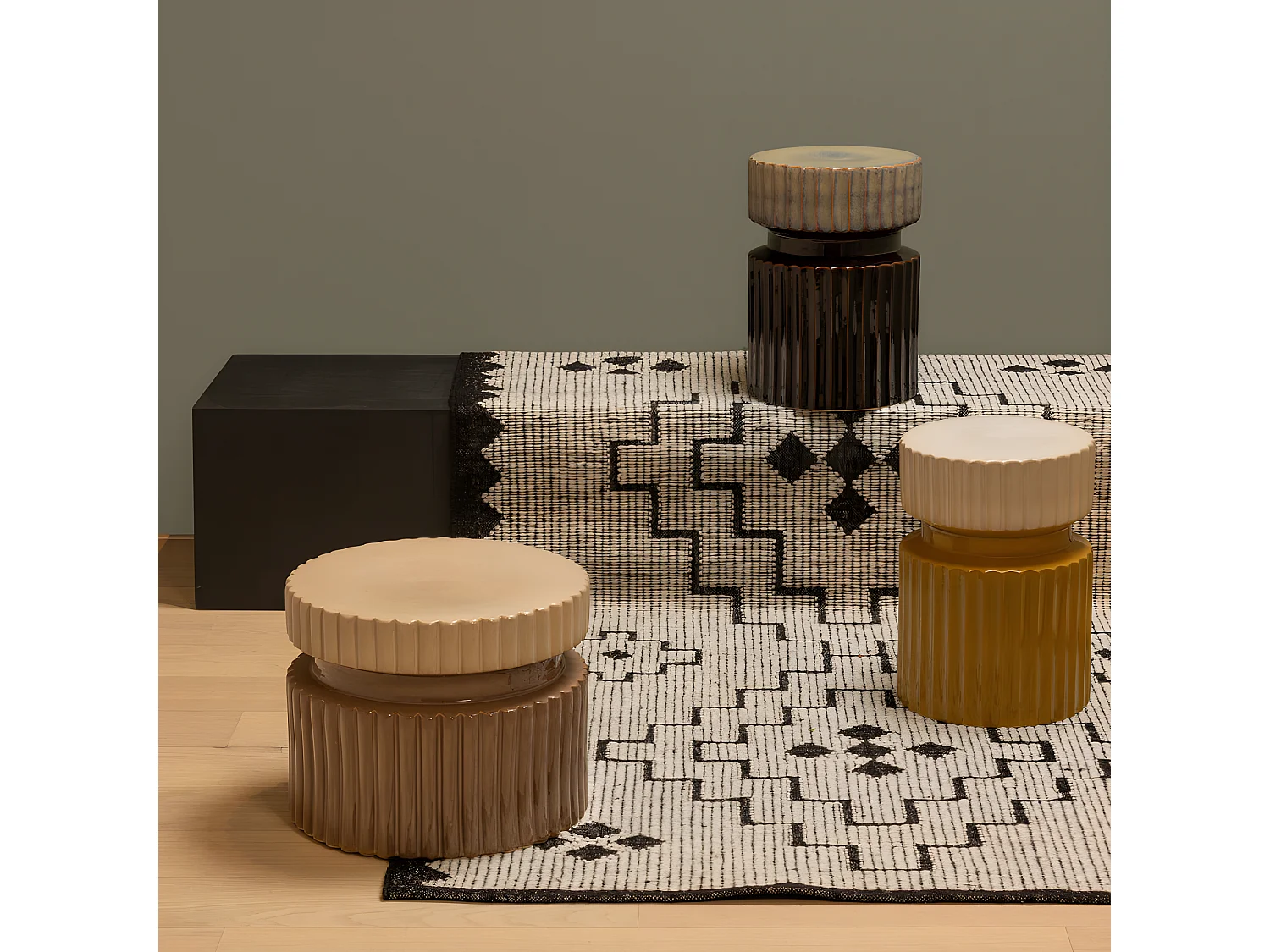 Geer - Table d'appoint ronde en céramique ø35cm - Jaune