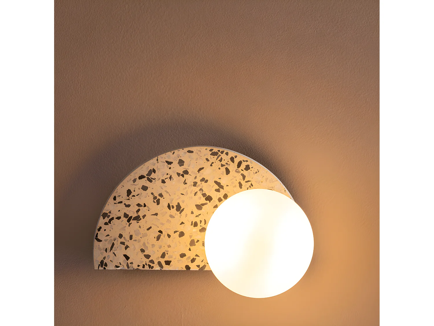 Abbeville - Applique murale en terrazzo - Écru