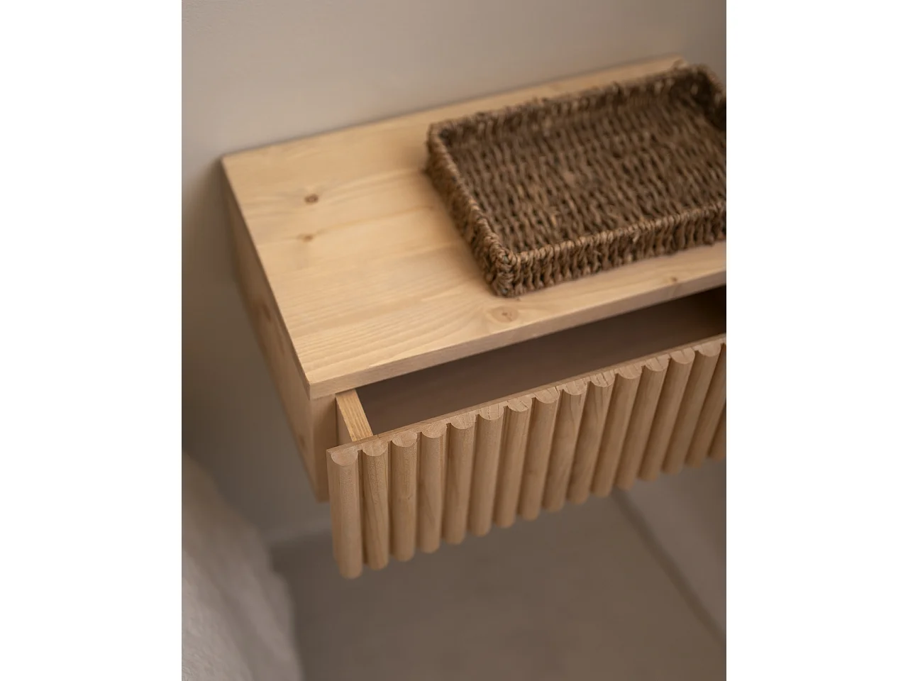 Table de chevet en bois de sapin flottant ton marron 40x15cm - BALI - DECOWOOD