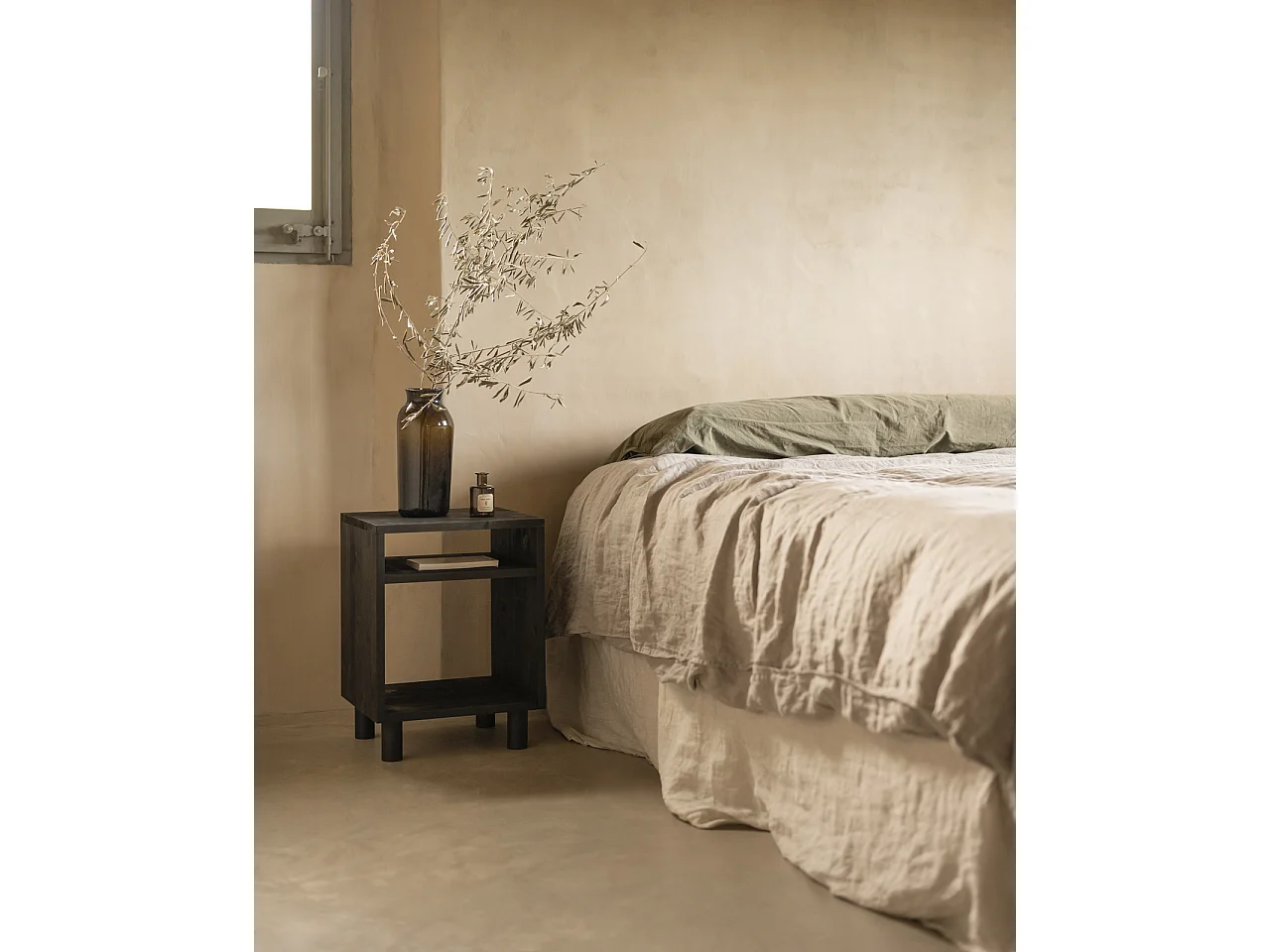 Comodino in legno massello in colore nero 50,5x32cm - HERA  - DECOWOOD