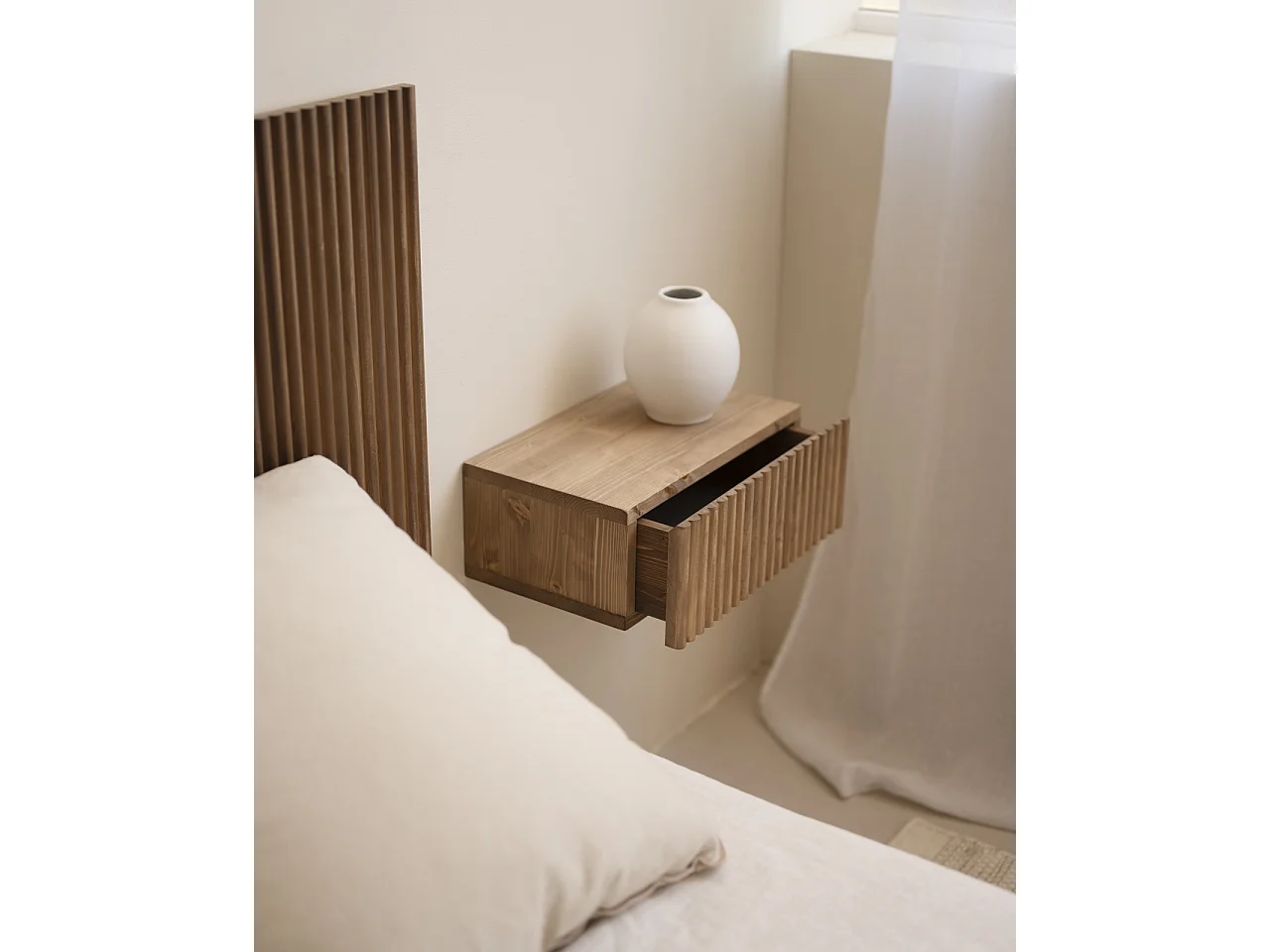 Table de chevet en bois de sapin flottant ton vieilli 40x15cm - BALI - DECOWOOD