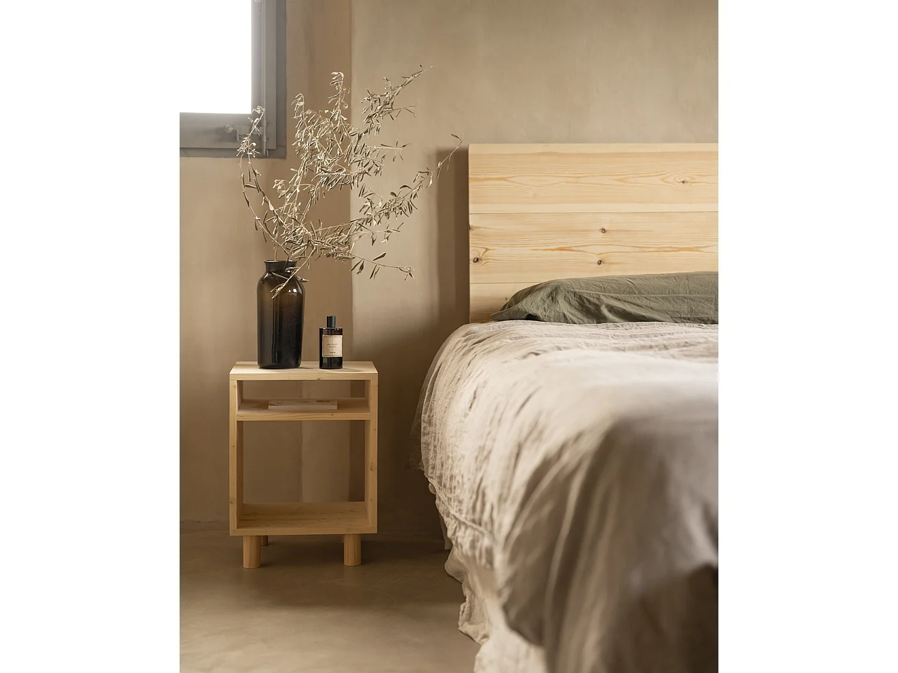 Comodino in legno massello in colore naturale di 50,5x32cm - HERA  - DECOWOOD