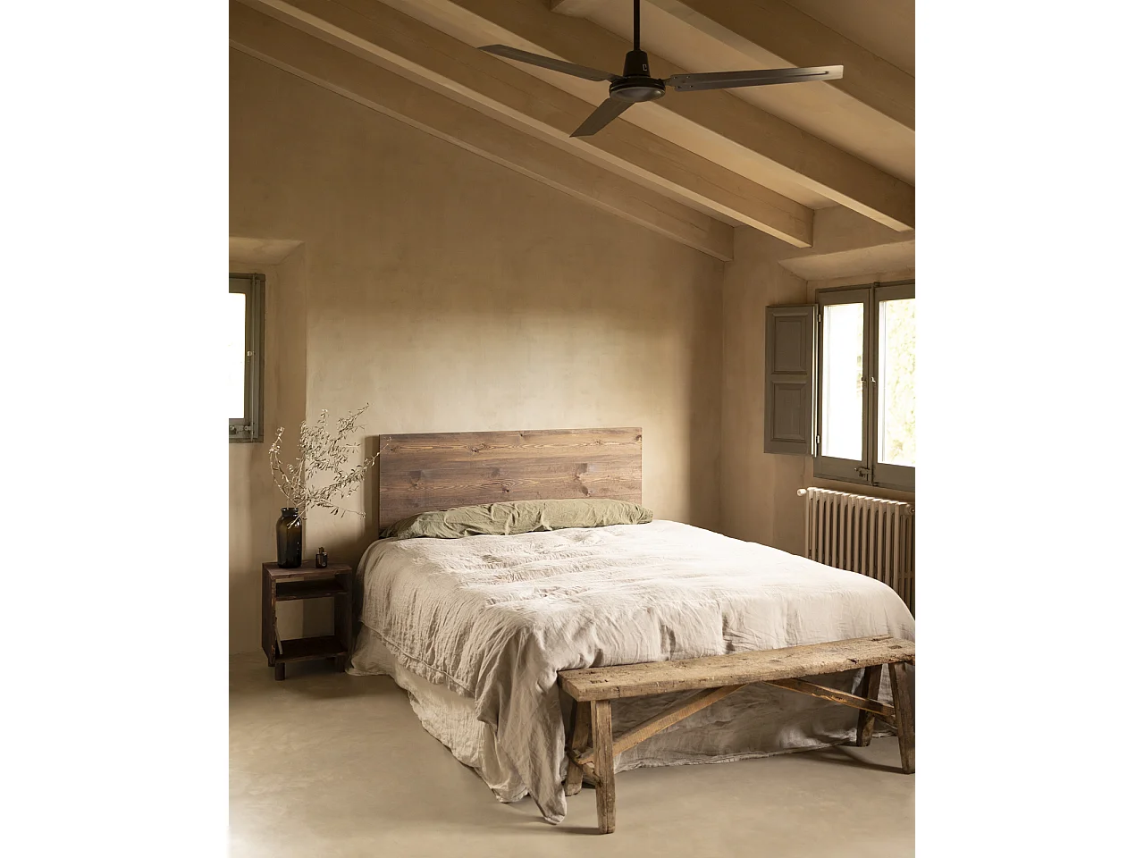 Comodino in legno massello in colore noce 50,5x32cm - HERA  - DECOWOOD