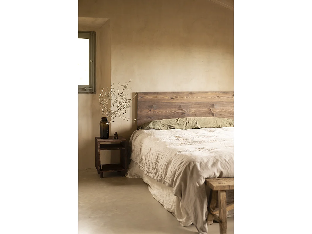 Comodino in legno massello in colore noce 50,5x32cm - HERA  - DECOWOOD