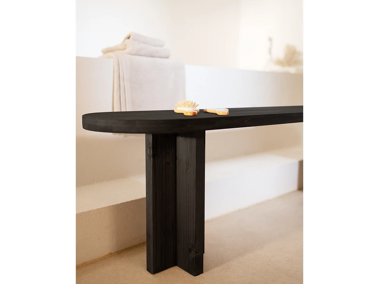 Banco de madera de abeto ovalado Decowood para interiores en color negro de 140x45cm - TOKYO - DECOWOOD