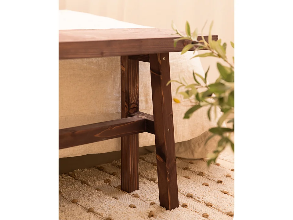 Banqueta de madera maciza en tono nogal de 100x50cm - BATÁN - DECOWOOD