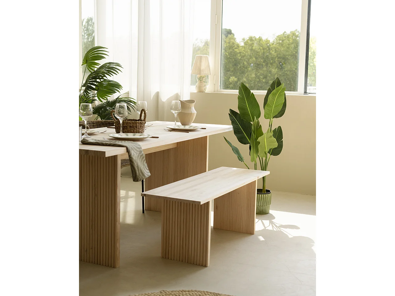 Banco de madera maciza rectangular Decowood para interiores con patas ranuradas en color roble medio de 120x45cm - BALI - DECOWOOD