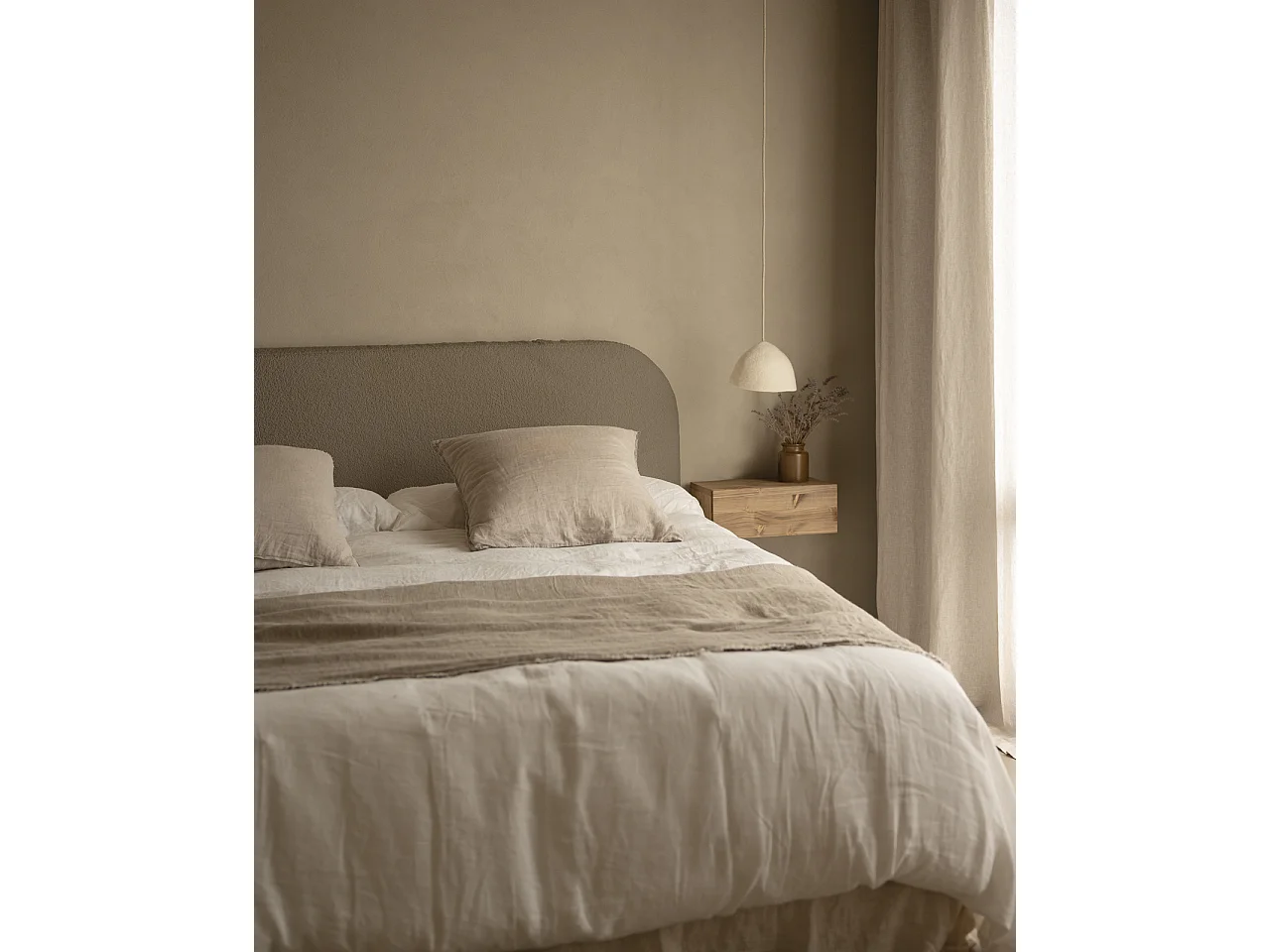 Testiera imbottita sfoderabile in bouclé in tono marrone 140x110cm - BERTA - DECOWOOD