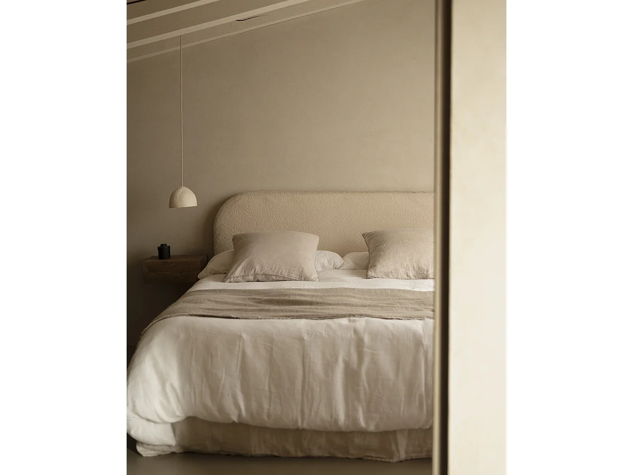 Testiera imbottita sfoderabile in bouclé in tono beige 140x110cm - BERTA - DECOWOOD