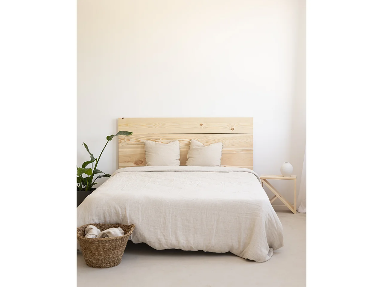 Pack Cabecero de cama y mesitas de madera maciza en tono natural de 160cm - FLANDES + STOKE - DECOWOOD