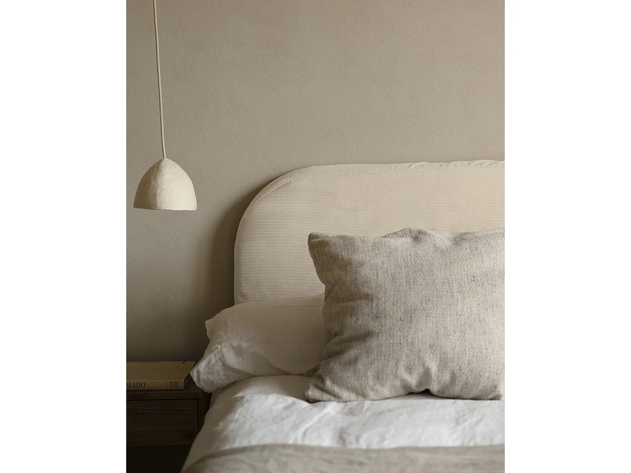 Testiera imbottita rimovibile in velluto in tono bianco 160x110cm - LOLA - DECOWOOD