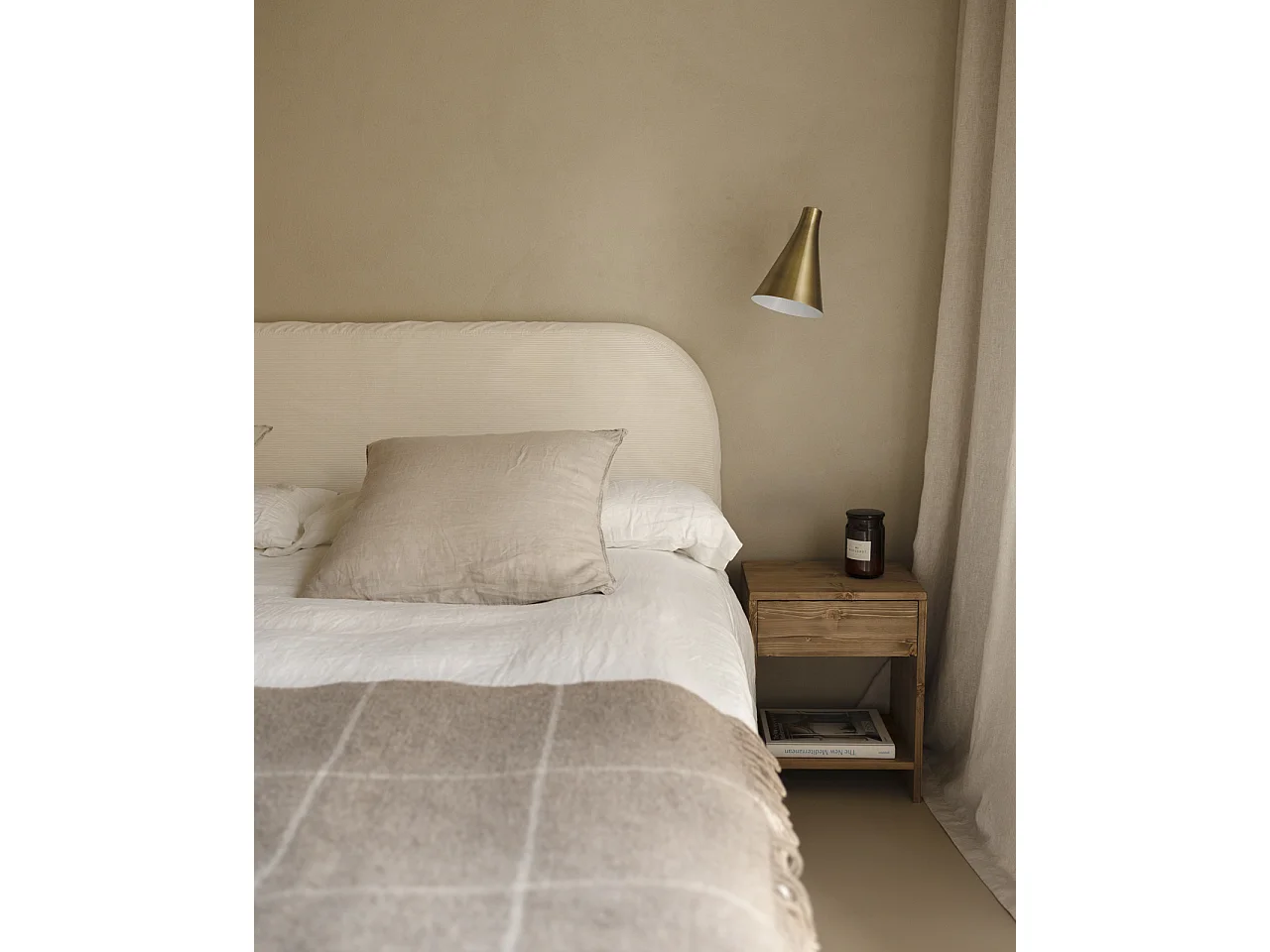 Cabecero tapizado desenfundable de pana blanco roto de 160x110cm - LOLA - DECOWOOD