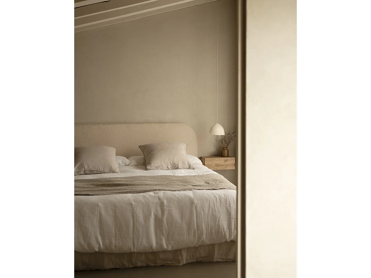 Testiera imbottita sfoderabile in bouclé in tono beige 160x110cm - BERTA - DECOWOOD