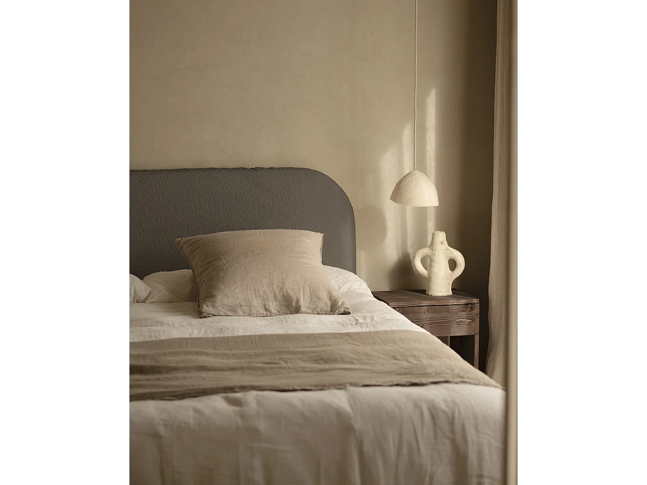 Testiera imbottita sfoderabile in bouclé in tono grigio scuro 160x110cm - BERTA - DECOWOOD