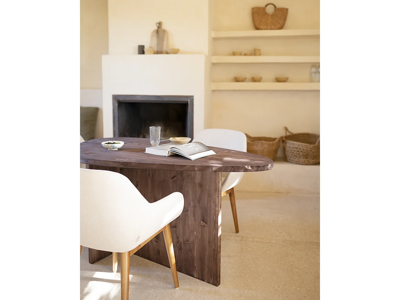 Tavolo da pranzo in legno massello in tono noce 142,9x75cm - MUR - DECOWOOD