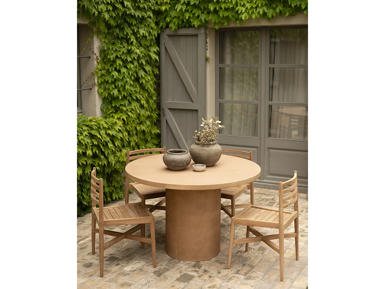 Mesa de comedor redonda de microcemento en tono terracota DECOWOOD de Ø160x75cm - LUCÍA - DECOWOOD