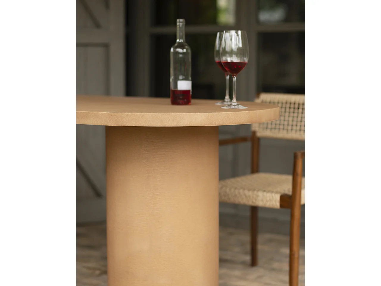 Mesa de comedor ovalada de microcemento en tono terracota DECOWOOD de 200x75cm - LUCÍA - DECOWOOD